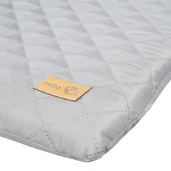 Piano cambio con cuscino bianco per lavatrice e letto – roba